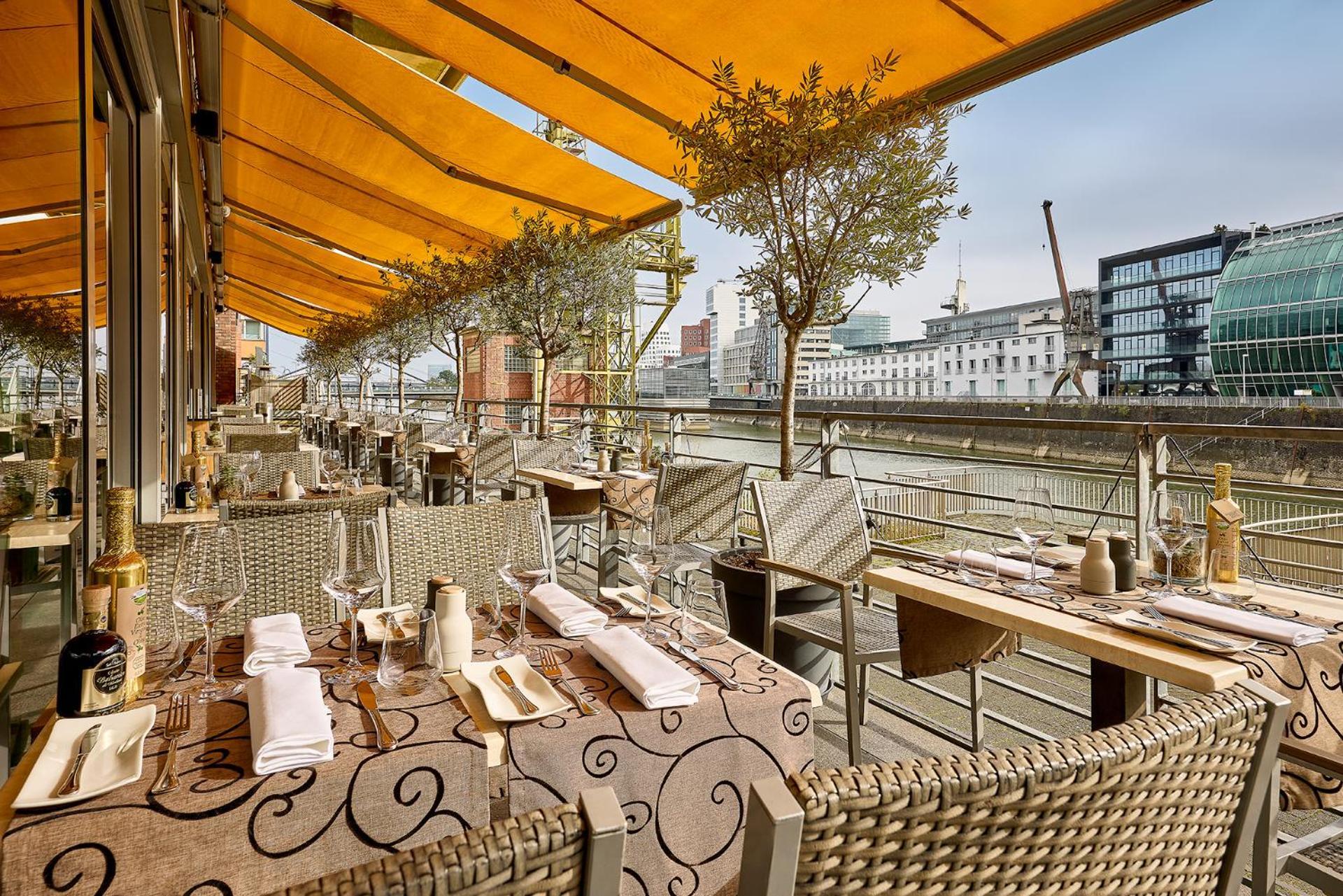 Courtyard By Marriott Duesseldorf Hafen Hotel Luaran gambar