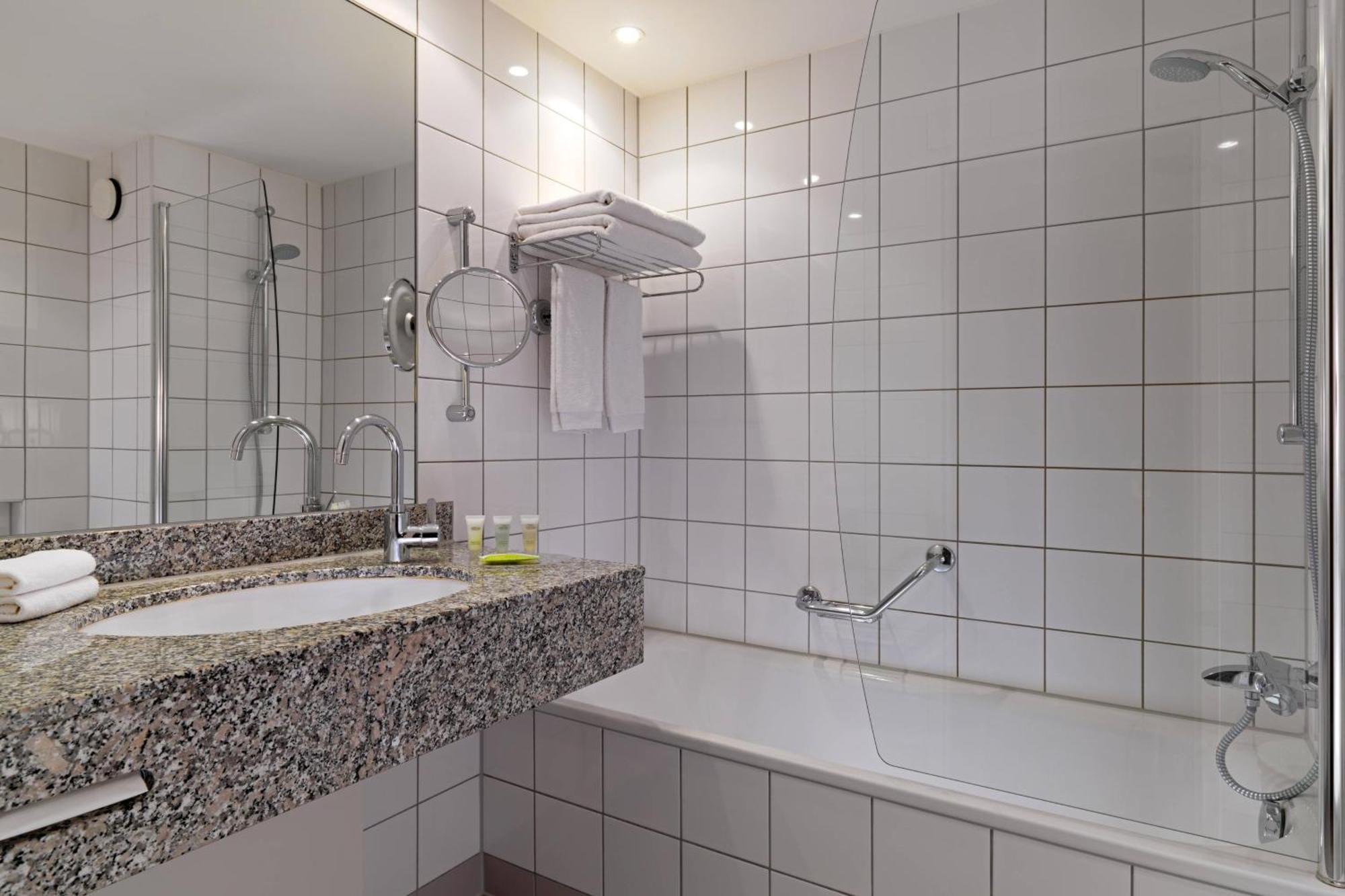 Courtyard By Marriott Duesseldorf Hafen Hotel Luaran gambar